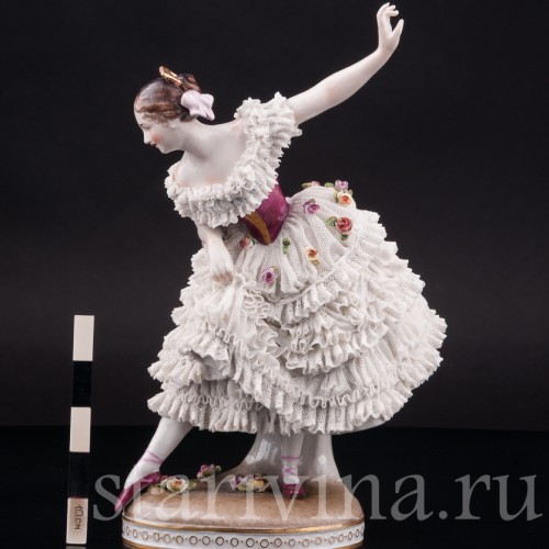 Фарфоровая статуэтка балерины Фанни Эльслер, кружевная, Volkstedt, Германия, до 1935 г.