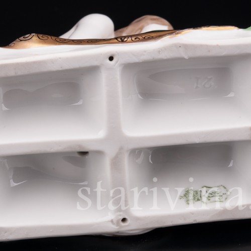 Фарфоровая статуэтка Девушка и лягушка, Galluba & Hofmann, Германия, 1905-1937 гг.