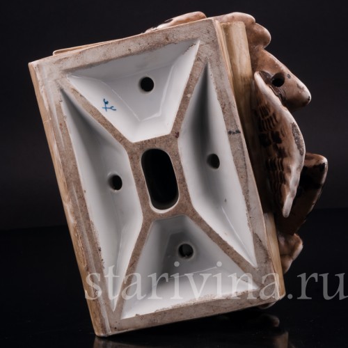 Фарфоровая статуэтка птицы Сова на книгах, Volkstedt, Германия, кон. 19 в.