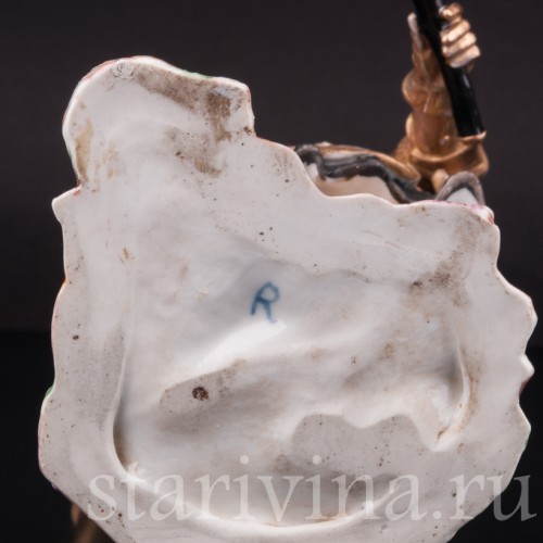 Фарфоровая статуэтка Полководец в доспехах, Германия, 19 в.