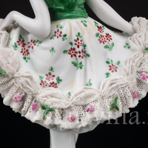 Фарфоровая статуэтка Балерина в зеленом платье, кружевная, Дрезден, Германия, нач. 20 в.