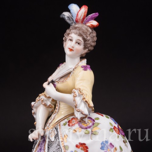 Фарфоровая статуэтка Дама с веером, колокольчик, Helena Wolfsohn, Германия, кон. 19 - нач. 20 вв.