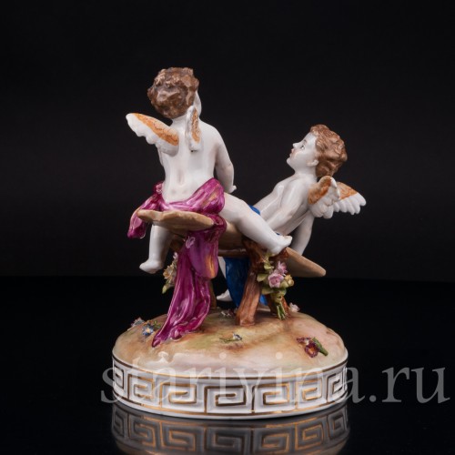 Фигурка из фарфора Ангелочки на качелях Дрезден, Германия, сер. 20 в.