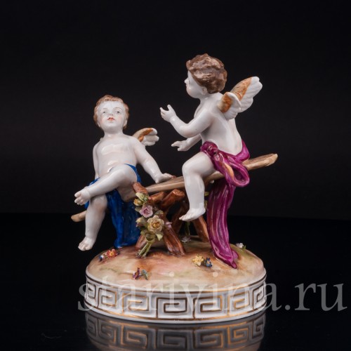 Фигурка из фарфора Ангелочки на качелях Дрезден, Германия, сер. 20 в.