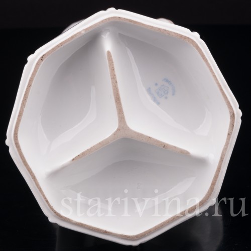 Фигурка из фарфора Мальчик с гитарой, Hertwig & Co, Германия, 1920-40 гг.