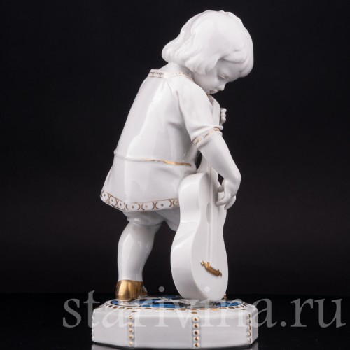 Фигурка из фарфора Мальчик с гитарой, Hertwig & Co, Германия, 1920-40 гг.