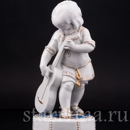 Фигурка из фарфора Мальчик с гитарой, Hertwig & Co, Германия, 1920-40 гг.