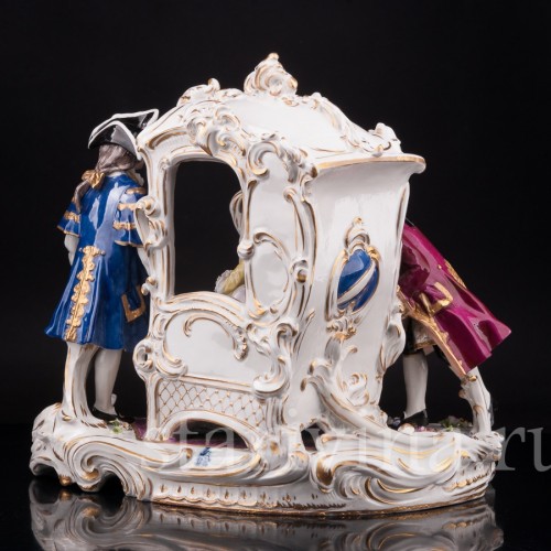 Композиция из фарфора Сцена у портшеза, кружевная, Volkstedt, Германия, нач. 20 в.