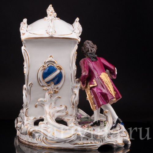 Композиция из фарфора Сцена у портшеза, кружевная, Volkstedt, Германия, нач. 20 в.