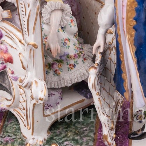 Композиция из фарфора Сцена у портшеза, кружевная, Volkstedt, Германия, нач. 20 в.