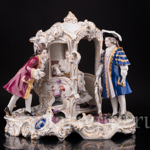 Композиция из фарфора Сцена у портшеза, кружевная, Volkstedt, Германия, нач. 20 в.