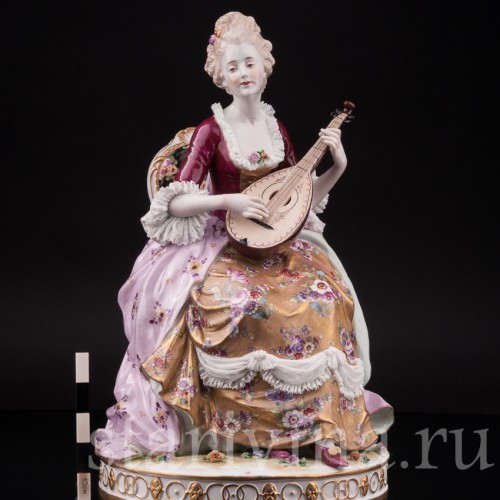 Фарфоровая статуэтка Дама с лютней, кружевная, Volkstedt, Германия, кон. 19 в.