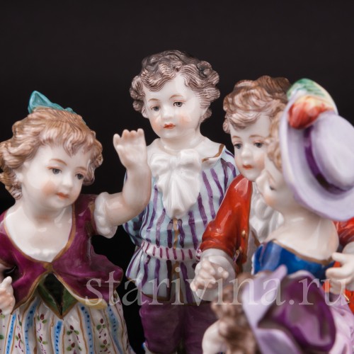Композиция из фарфора Новая шляпка (играющие дети), Volkstedt, Германия, кон. 19 - нач. 20 вв.