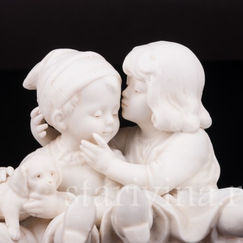 Фигурка из фарфора Дети со щенком Германия, нач. 20 в.