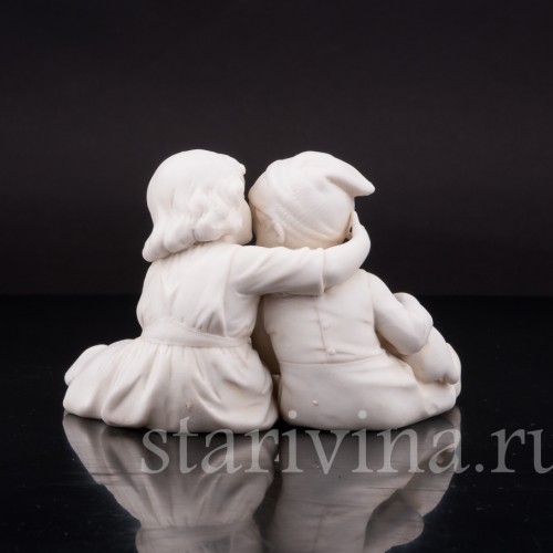 Фигурка из фарфора Дети со щенком Германия, нач. 20 в.