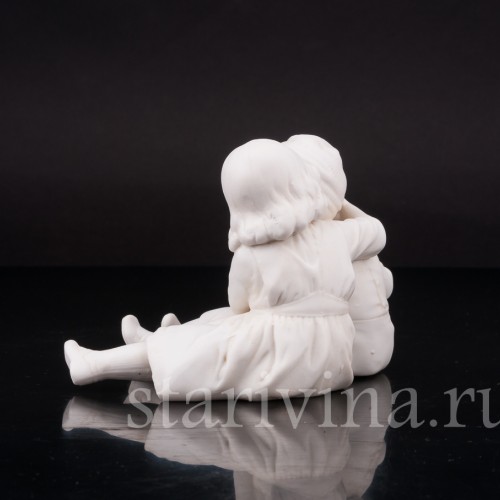 Фигурка из фарфора Дети со щенком Германия, нач. 20 в.