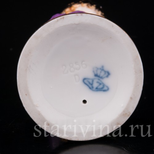 Фигурка из фарфора Аллегория зимы Muller & Co, Германия, нач. 20 в.