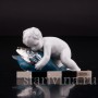 Фигурка из фарфора Малыш с гусем, миниатюра Hertwig & Co, Германия, 1920-30 гг.