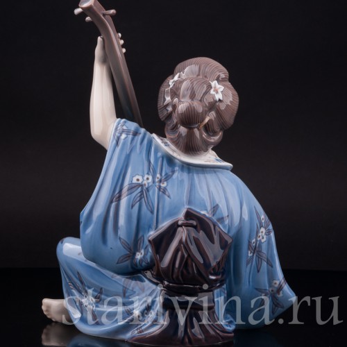 Фарфоровая фигурка Гейша играющая на инструменте, Dahl Jensen, Дания, сер. 20 в.