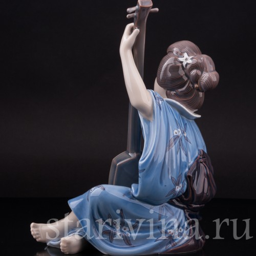 Фарфоровая фигурка Гейша играющая на инструменте, Dahl Jensen, Дания, сер. 20 в.