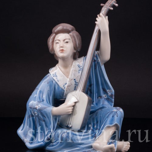 Фарфоровая фигурка Гейша играющая на инструменте, Dahl Jensen, Дания, сер. 20 в.