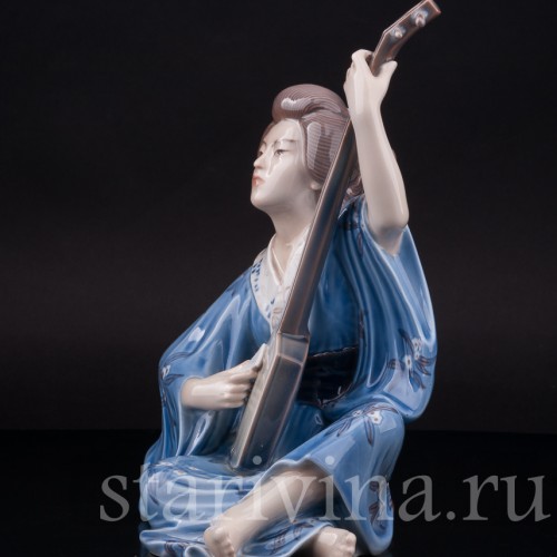 Фарфоровая фигурка Гейша играющая на инструменте, Dahl Jensen, Дания, сер. 20 в.