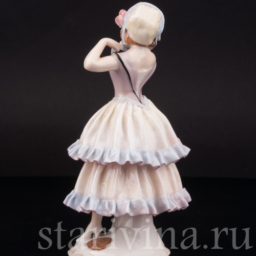 Фарфоровая статуэтка Девушка в капоре, Karl Ens, Германия, 1920-30 гг.