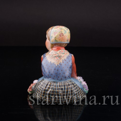 Фарфоровая статуэтка Девочка из Ютландии, Royal Copenhagen, Дания, 1946 год.
