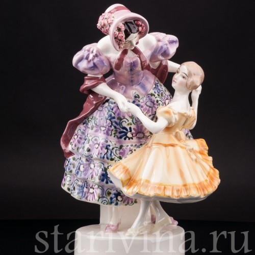 Фигурка из фарфора Девушка с девочкой, Goldscheider, Австрия, нач. 20 в.