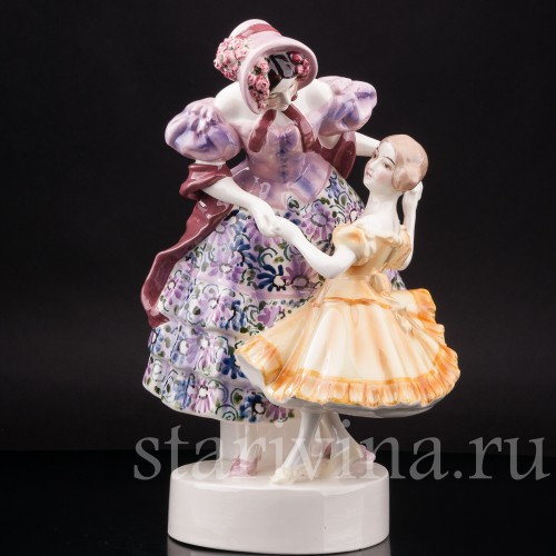 Фигурка из фарфора Девушка с девочкой, Goldscheider, Австрия, нач. 20 в.