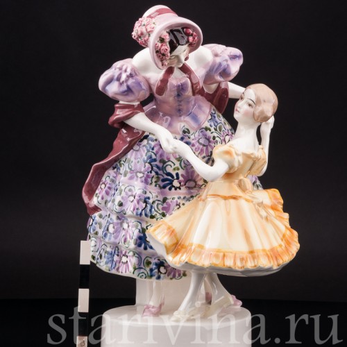 Фигурка из фарфора Девушка с девочкой, Goldscheider, Австрия, нач. 20 в.