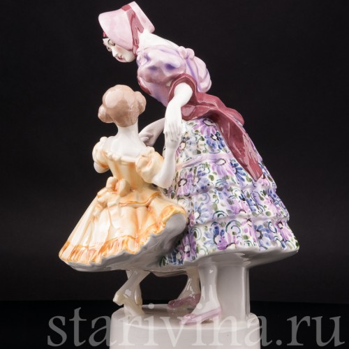 Фигурка из фарфора Девушка с девочкой, Goldscheider, Австрия, нач. 20 в.