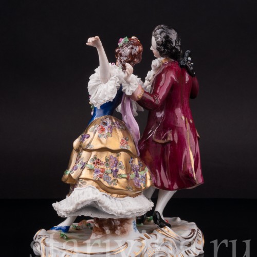 Фарфоровая статуэтка балерины Камарго с кавалером, кружевная, Volkstedt, Германия, до 1936 г.