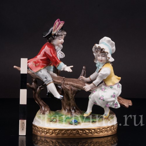 Фарфоровая фигурка Дети на качелях, Volkstedt, Германия, вт. пол. 20 в.
