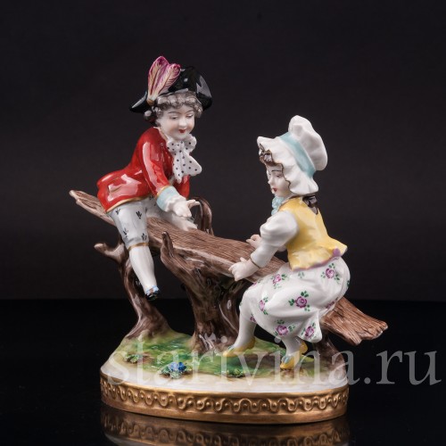 Фарфоровая фигурка Дети на качелях, Volkstedt, Германия, вт. пол. 20 в.