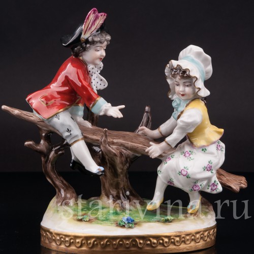 Фарфоровая фигурка Дети на качелях, Volkstedt, Германия, вт. пол. 20 в.