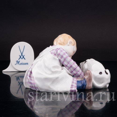 Фарфоровая статуэтка Малыш с собакой, Meissen, Германия, кон. 20 в.