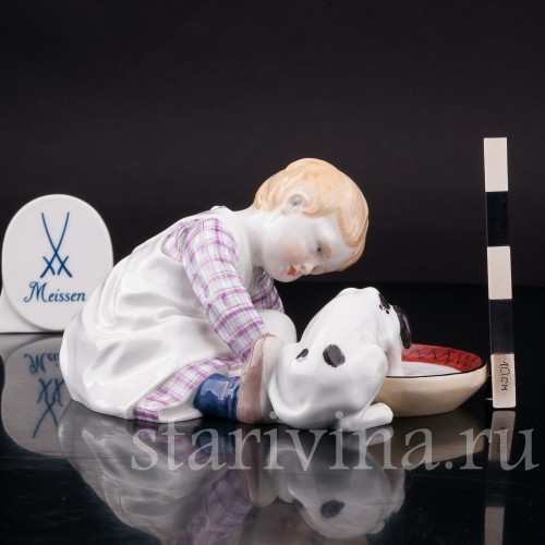 Фарфоровая статуэтка Малыш с собакой, Meissen, Германия, кон. 20 в.