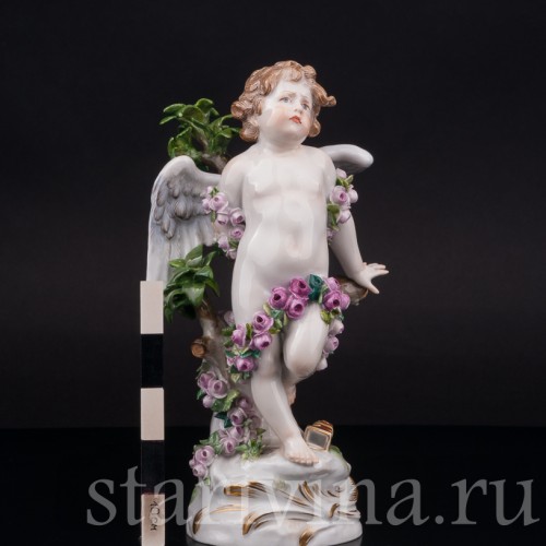 Фарфоровая статуэтка Купидон, связанный гирляндами из роз , Meissen, Германия, сер.19 - нач.20 вв.