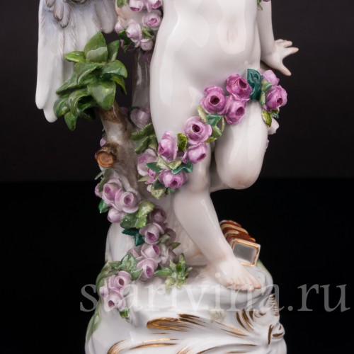 Фарфоровая статуэтка Купидон, связанный гирляндами из роз , Meissen, Германия, сер.19 - нач.20 вв.