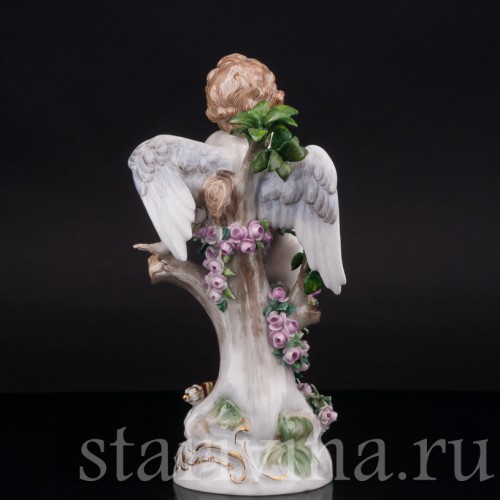 Фарфоровая статуэтка Купидон, связанный гирляндами из роз , Meissen, Германия, сер.19 - нач.20 вв.