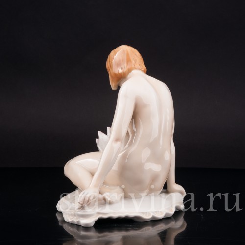 Фигурка из фарфора Девушка с лилией, Karl Ens, Германия, перв. пол. 20 в.