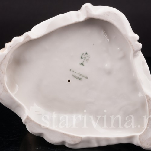 Фигурка из фарфора Девушка с лилией, Karl Ens, Германия, перв. пол. 20 в.