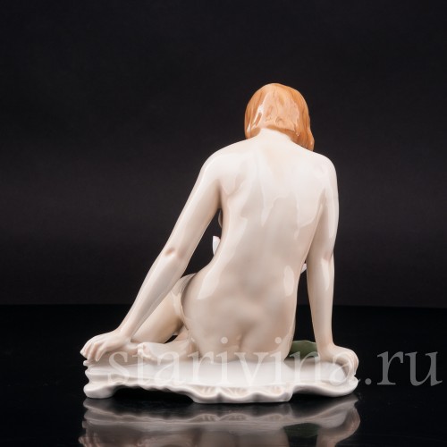 Фигурка из фарфора Девушка с лилией, Karl Ens, Германия, перв. пол. 20 в.