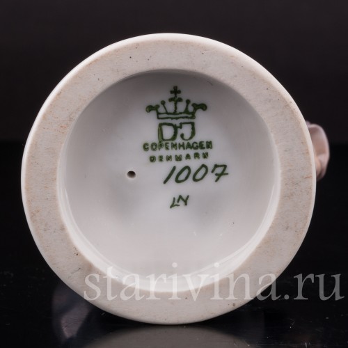 Фигурка из фарфора Девочка в ночной рубашке, Dahl Jensen, Дания, 1920-80 гг.