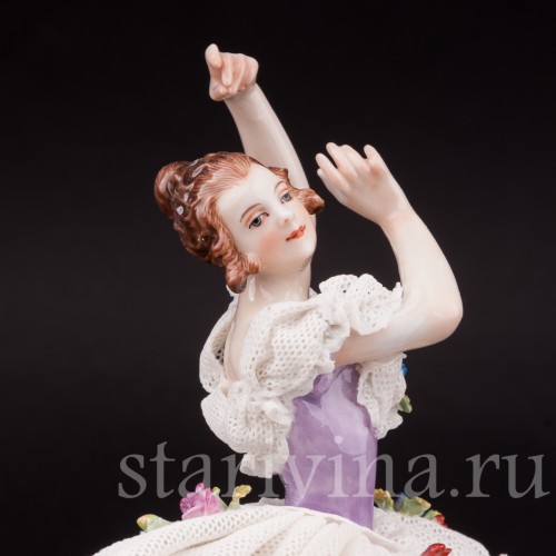 Фигурка из фарфора Балерина с поднятыми руками, кружевная, Volkstedt, Германия, нач. 20 в.