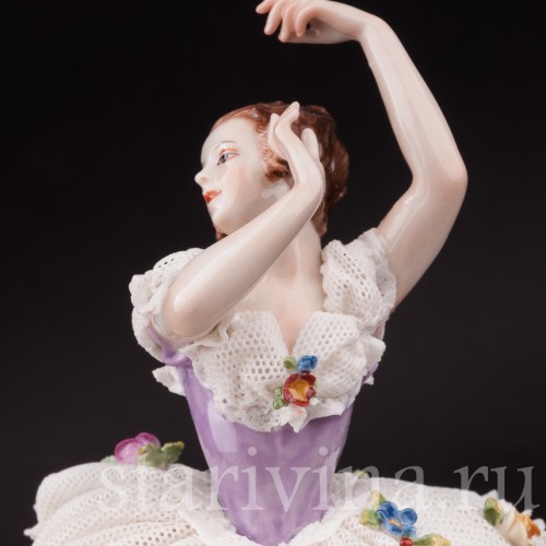 Фигурка из фарфора Балерина с поднятыми руками, кружевная, Volkstedt, Германия, нач. 20 в.