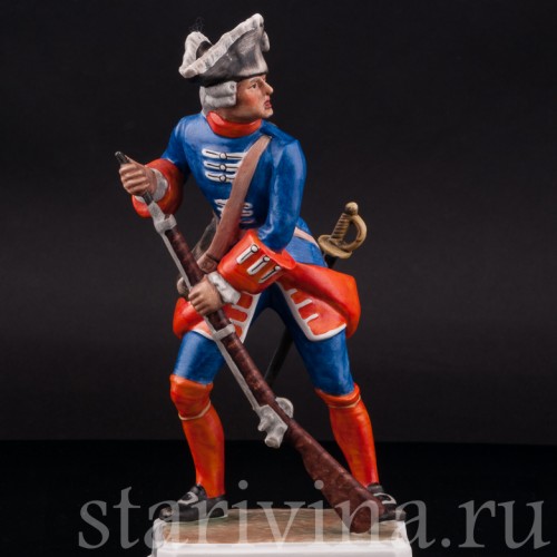 Фарфоровая фигурка Солдат гвардии, 1757, Goebel, Германия, 1964-72 гг.