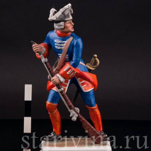 Фарфоровая фигурка Солдат гвардии, 1757, Goebel, Германия, 1964-72 гг.