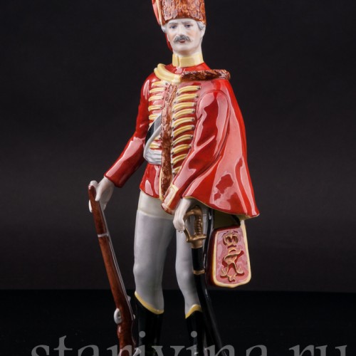 Фарфоровая статуэтка Гусар, Volkstedt, Германия, вт. пол. 20 в.